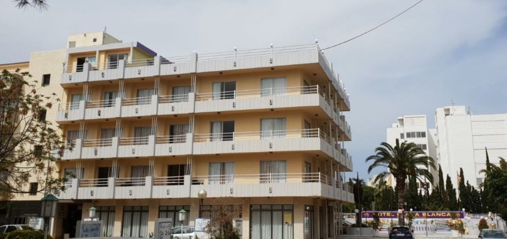 Bj Bei Juan Hostal S'Illot  Eksteriør bilde